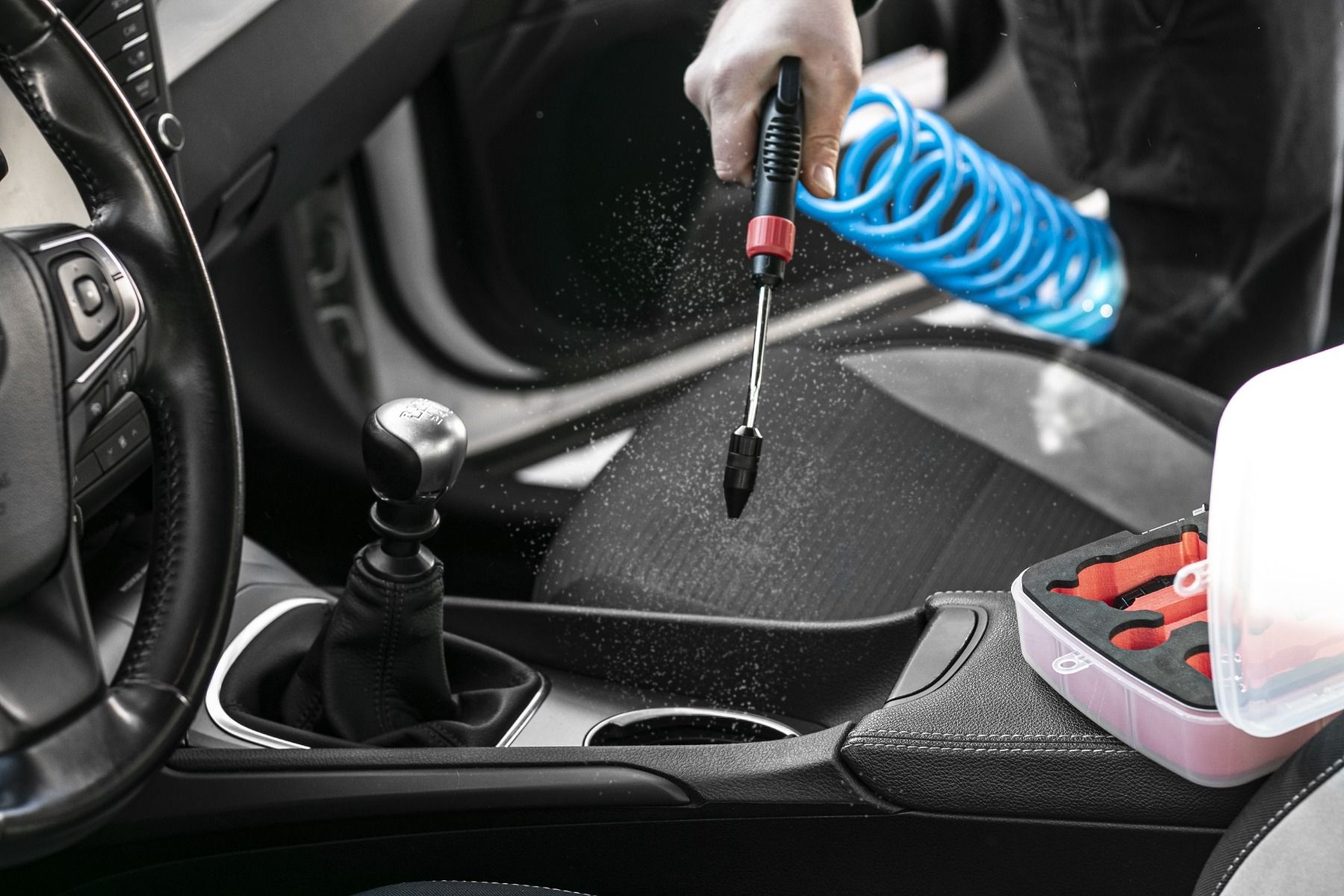 Irwinga Winkel -Irwinga Winkel schoonspuiten auto met blaaspistool 45029